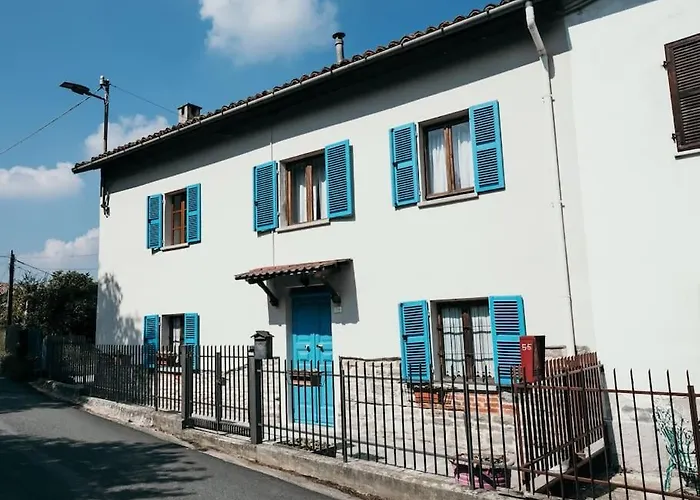 La Casa Di Elso Con Piscina Canelli